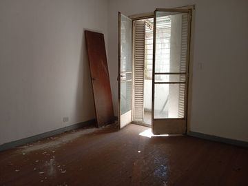 Local Lote c/vivienda Lomas sobre Yrigoyen 8900