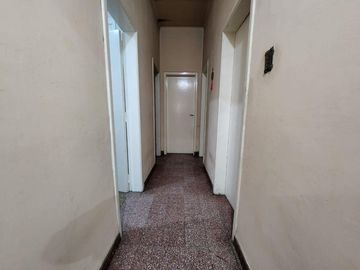 2 casas -Venta  c/local- garage Fondo libre Lanús