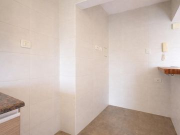 VENTA DPTO DOS DORMITORIOS + COMODÍN RECICLADO