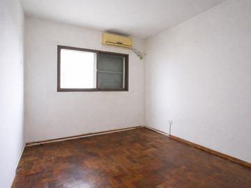 VENTA DPTO DOS DORMITORIOS + COMODÍN RECICLADO