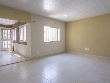VENTA PH 2 DORMITORIOS QUINCHO PATIO RECICLADO