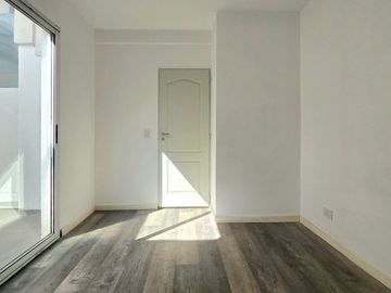 DEPTO 2 AMB CON 2 PATIOS - PARQUE CHACABUCO