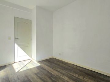 DEPTO 2 AMB CON 2 PATIOS - PARQUE CHACABUCO