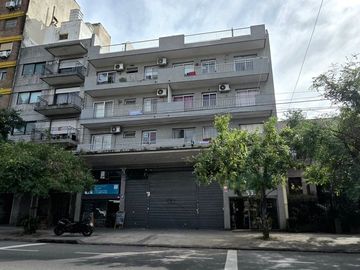 DEPTO 2 AMB CON 2 PATIOS - PARQUE CHACABUCO