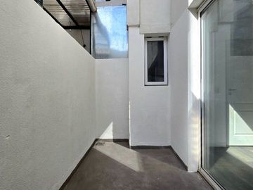DEPTO 2 AMB CON 2 PATIOS - PARQUE CHACABUCO