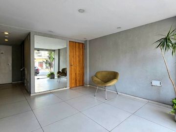 DEPTO 2 AMB CON 2 PATIOS - PARQUE CHACABUCO