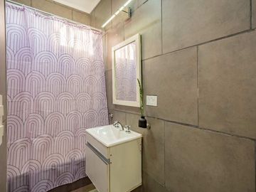 Excelente departamento 2 ambientes con balcon