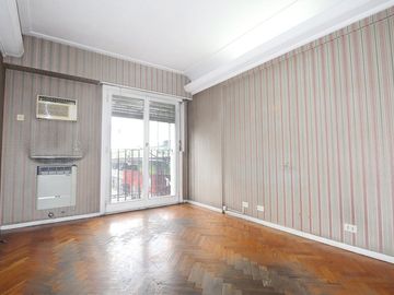 VENTA DEPARTAMENTO 4 amb. balcón Parque Chacabuco