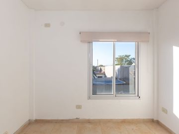 VENTA DPTO 3 AMB EN CASTELAR C/COCHERA