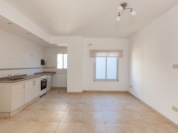 VENTA DPTO 3 AMB EN CASTELAR C/COCHERA