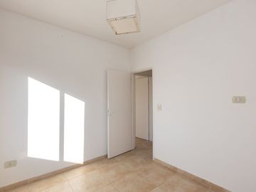 VENTA DPTO 3 AMB EN CASTELAR C/COCHERA