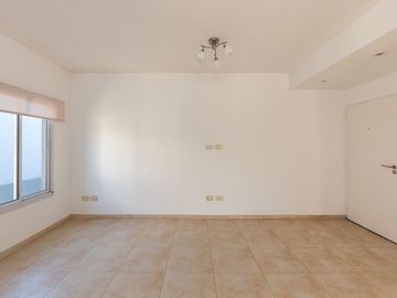 VENTA DPTO 3 AMB EN CASTELAR C/COCHERA