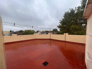 VENTA CASA 5 AMB COCHERA/PATIO/TERRAZA Z/BARRACAS.