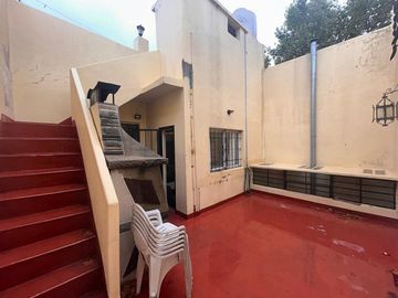 VENTA CASA 5 AMB COCHERA/PATIO/TERRAZA Z/BARRACAS.