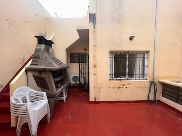 VENTA CASA 5 AMB COCHERA/PATIO/TERRAZA Z/BARRACAS.