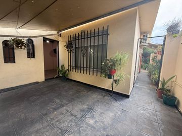 VENTA CASA 4 AMB CON COCHERA POSIBIBLE 2 PROPIEDAD