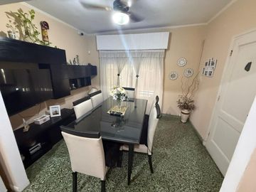 VENTA CASA 4 AMB CON COCHERA POSIBIBLE 2 PROPIEDAD
