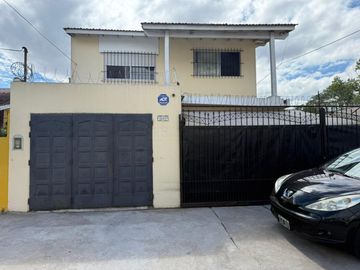 VENTA CASA 4 AMB CON COCHERA POSIBIBLE 2 PROPIEDAD