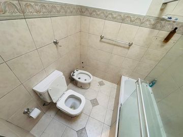 VENTA CASA 4 AMB VILLA BOSCH COCHERA PATIO PERMUTA