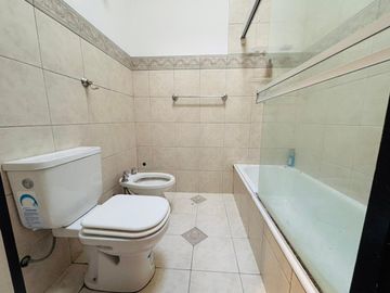 VENTA CASA 4 AMB VILLA BOSCH COCHERA PATIO PERMUTA
