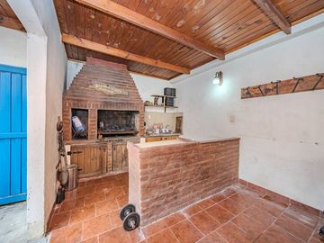 VENTA PH 5 AMB PATIO V. URQUIZA PERMUTA