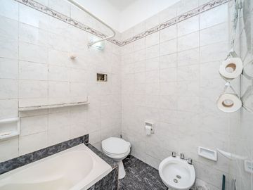 VENTA PH 5 AMB PATIO V. URQUIZA PERMUTA