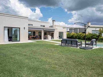 Casa en Haras Santa Maria - Barrio los Molinos