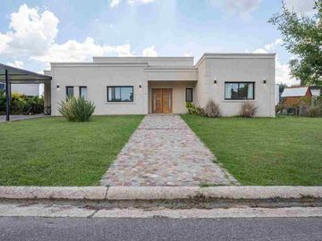 Casa en Haras Santa Maria - Barrio los Molinos