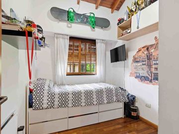VENTA DUPLEX 4 AMB EN HAEDO CON COCHERA - PERMUTA