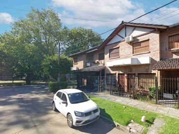 VENTA DUPLEX 4 AMB EN HAEDO CON COCHERA - PERMUTA