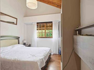 VENTA DUPLEX 4 AMB EN HAEDO CON COCHERA - PERMUTA