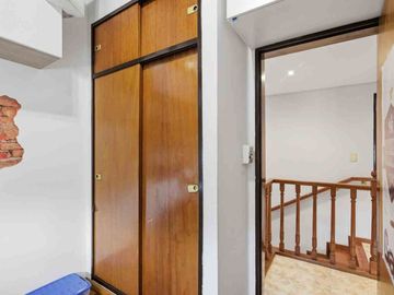 VENTA DUPLEX 4 AMB EN HAEDO CON COCHERA - PERMUTA