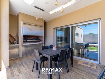 VENTA PROPIEDAD PREMIUN PALOS VERDES 3 DORMITORIOS