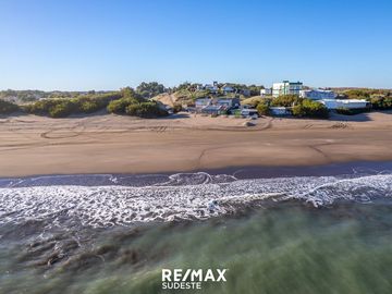VENTA  EN BLOQUE 6 LOTES FRENTE AL MAR MAS CONTRUC