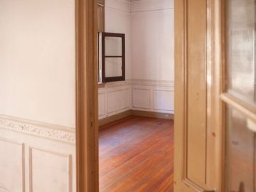 VENTA DEPARTAMENTO 7 AMB. CON BALCÓN MONSERRAT