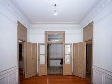 VENTA DEPARTAMENTO 7 AMB. CON BALCÓN MONSERRAT