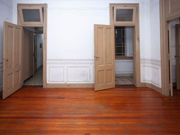 VENTA DEPARTAMENTO 7 AMB. CON BALCÓN MONSERRAT