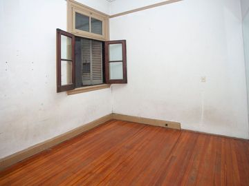 VENTA DEPARTAMENTO 7 AMB. CON BALCÓN MONSERRAT