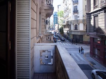 VENTA DEPARTAMENTO 7 AMB. CON BALCÓN MONSERRAT