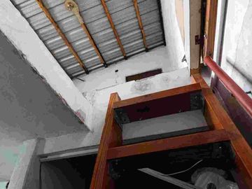 LOCALES + DEPARTAMENTO 4 AMB. EN VILLA BALLESTER