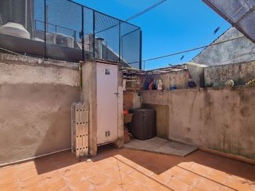 VENTA PH 4 AMBIENTES EN MONTE CASTRO CON PATIO