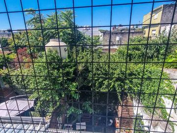 VENTA PH 4 AMBIENTES EN MONTE CASTRO CON PATIO