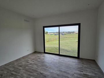 VENTA CASA 4 AMBIENTES BARRIO MONET LOS CARDALES