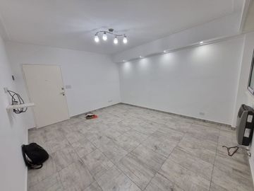 VENTA DEPARTAMENTO TRES AMBIENTES CABALLITO