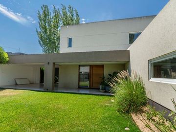 Venta Casa Amueblada Barrio Estudiantes Mercedes