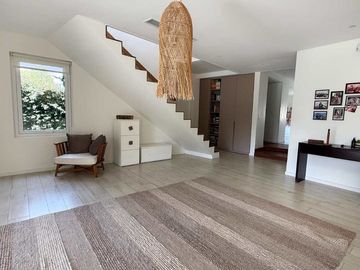 Venta Casa Amueblada Barrio Estudiantes Mercedes