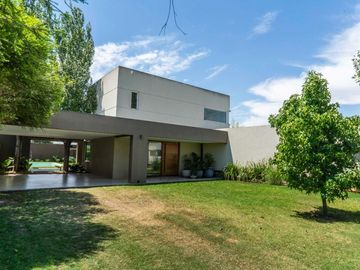 Venta Casa Amueblada Barrio Estudiantes Mercedes