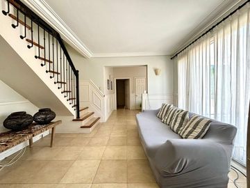 Venta casa 10 amb. en Golf Club Argentino, Pilar.