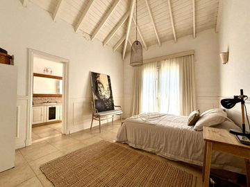 Venta casa 10 amb. en Golf Club Argentino, Pilar.