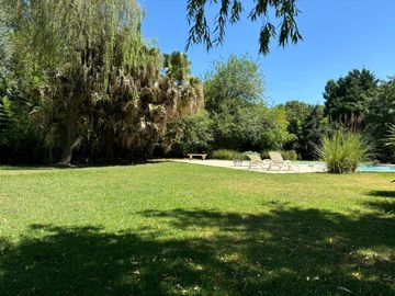 Venta casa 10 amb. en Golf Club Argentino, Pilar.